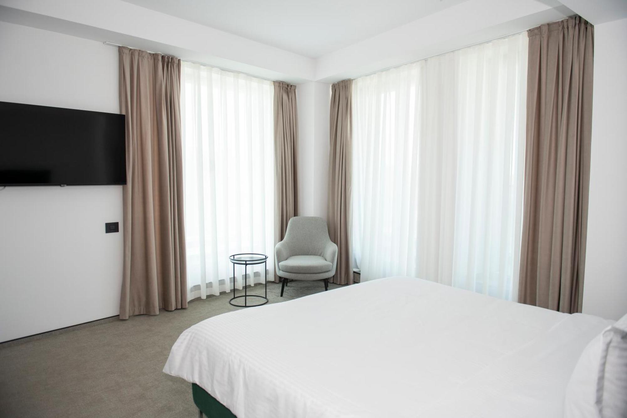 Cm111Apparthotel Bucarest Esterno foto